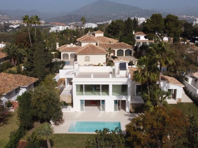 Piso de lujo de 330 m2 en venta en Guadalmina, Andalucía