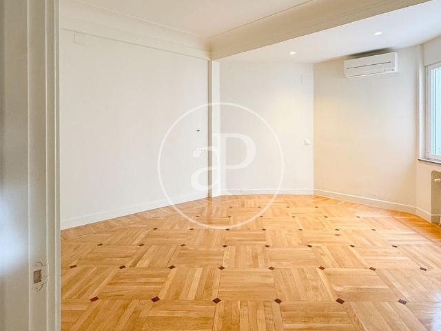 Piso de lujo de 340 m2 en alquiler en Madrid, España