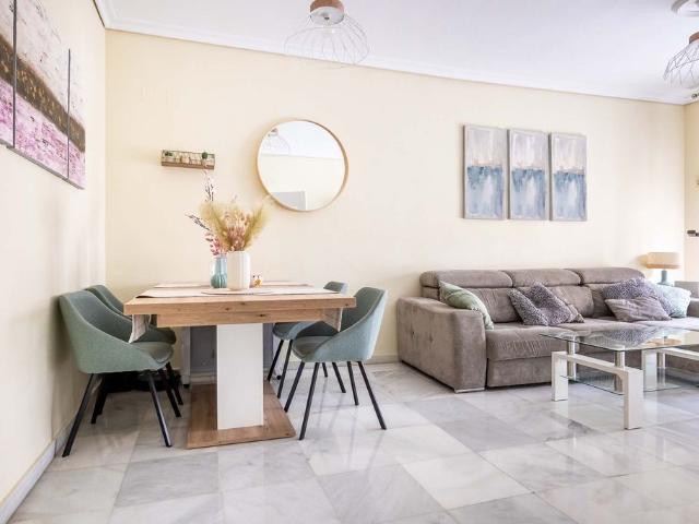 Piso de lujo de 70 m2 en venta en Calle San Jacinto 64, Ronda de Triana Patrocinio Turruñuelo, Triana, Sevilla, Andalucía