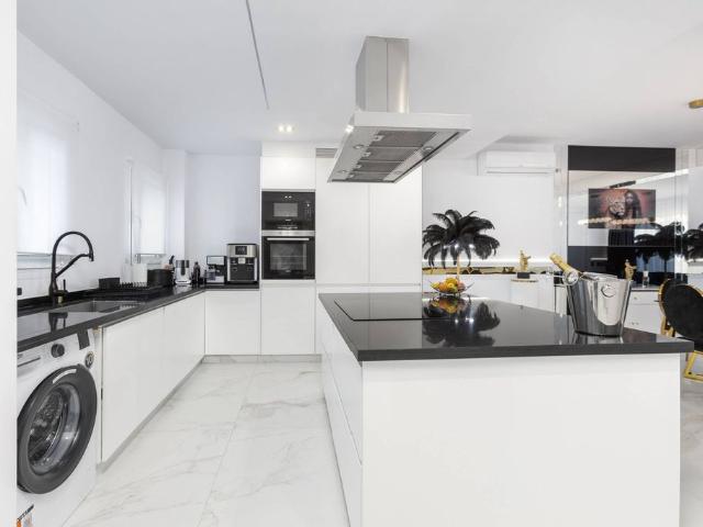 Piso de lujo de 80 m2 en alquiler en Nueva Andalucia, Andalucía