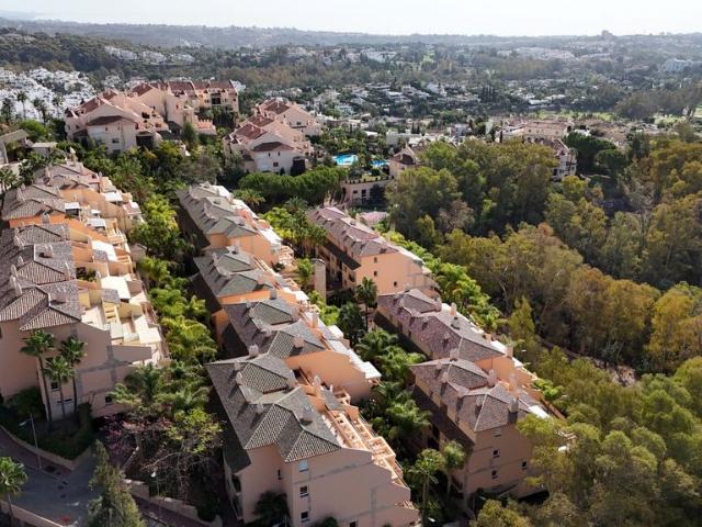 Piso de lujo de 85 m2 en venta en Aloha, Nueva Andalucia, Andalucía