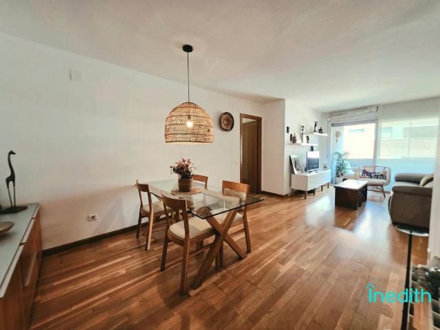 Piso de lujo de 90 m2 en venta en Castelldefels, Cataluña