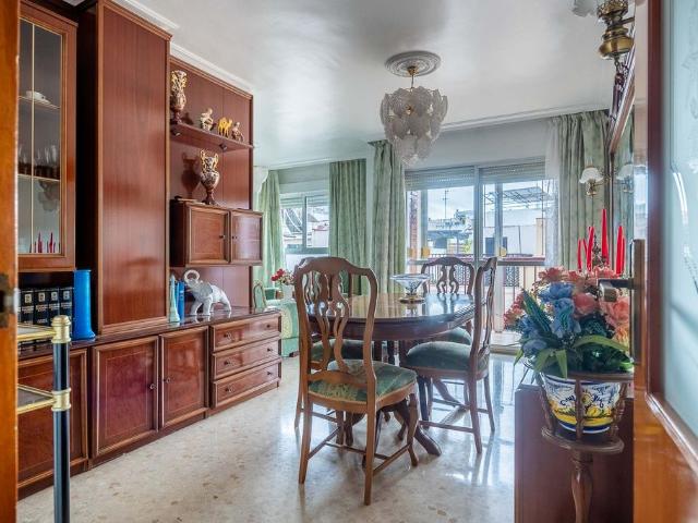 Piso de lujo de 90 m2 en venta en CL SANCHEZ PERRIER 12, Parlamento Torneo, Macarena, Sevilla, Andalucía