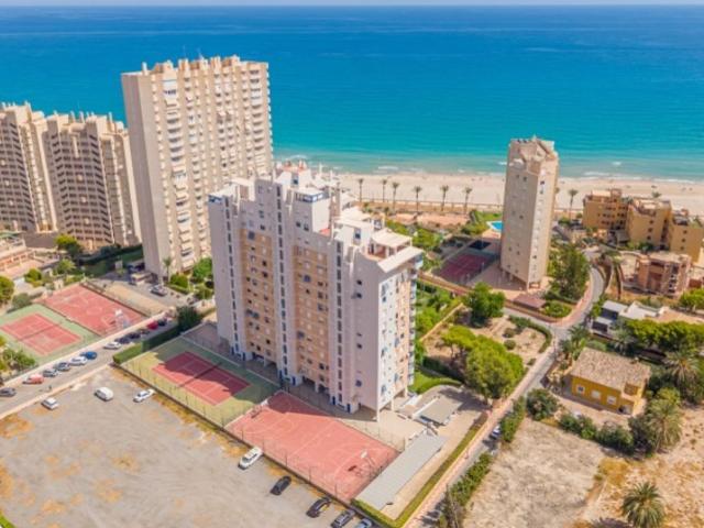 Piso de lujo de 93 m2 en venta en Campello, Comunidad Valenciana