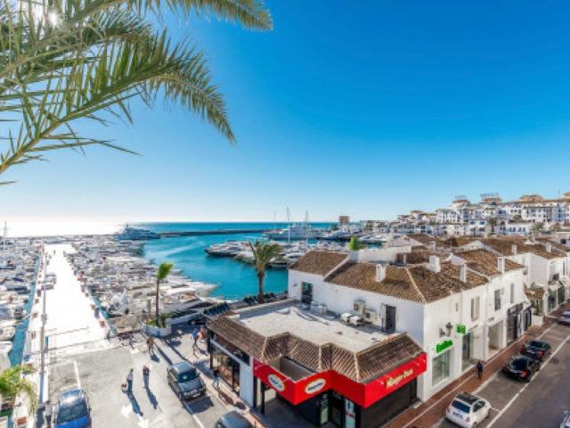 Piso de lujo de 94 m2 en venta en Puerto Banus, Marbella, Provincia de Málaga, Andalucía