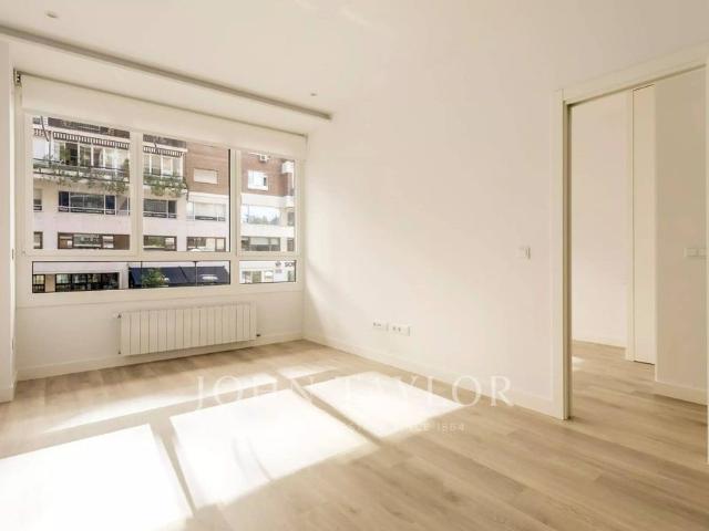 Piso de alto standing de 95 m2 en alquiler en Madrid, Comunidad de Madrid