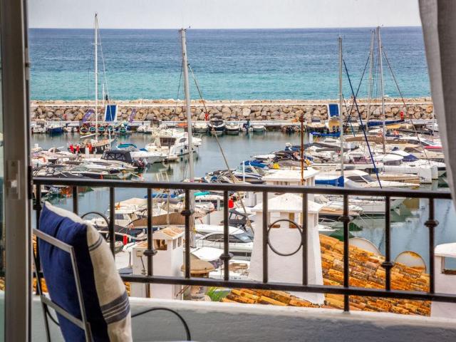 Piso de lujo de 97 m2 en venta en Puerto Banús, España