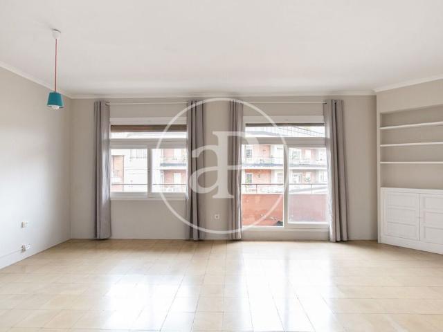 Piso de lujo de 98 m2 en venta en Barcelona, Cataluña
