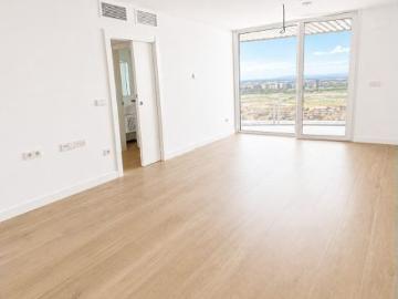 Piso de lujo en Torre Ikon con vistas panorámicas y terraza