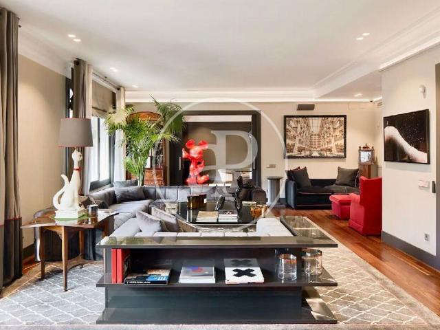 Piso de alto standing de 602 m2 en venta en Barcelona, España