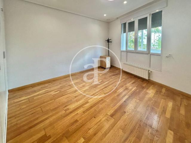 Piso de alto standing de 148 m2 en venta en Madrid, España