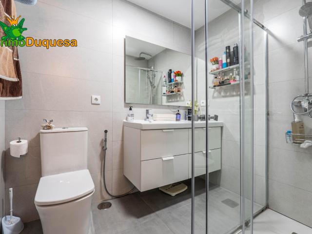 Piso de lujo REFORMADO para entrar a vivir con 3 dormitorios y 2 baños junto Arabial