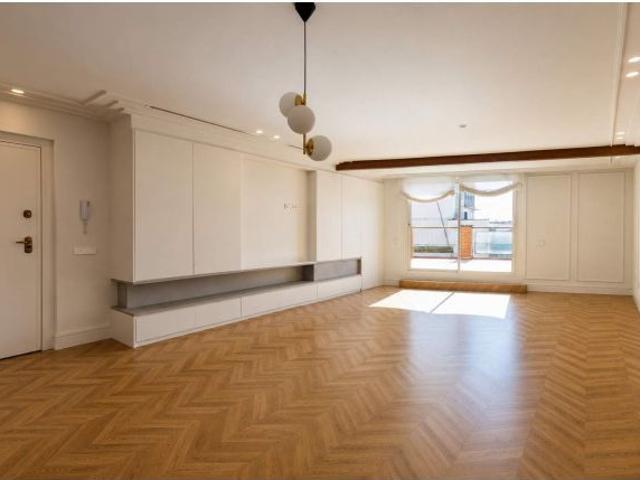 PISO DE LUJO Y DISEÑO CON TERRAZA ESPECTACULAR Y TRASTERO EN PLENA CALLE MAYOR DE GANDÍA