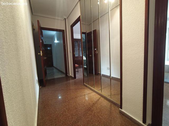 Piso de tres dormitorios con garaje y trastero – 90 m²