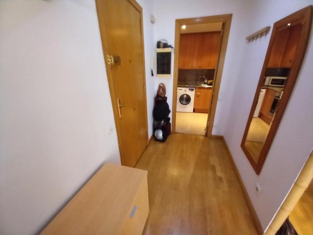Piso de tres dormitorios amueblado con balcón en Sants Barcelona