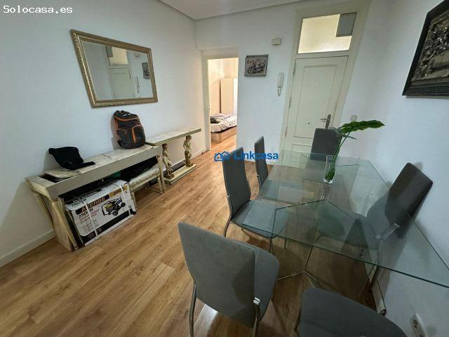 Piso de tres dormitorios en calle Parra incluye pequeño local comercial en el precio, metro Oporto