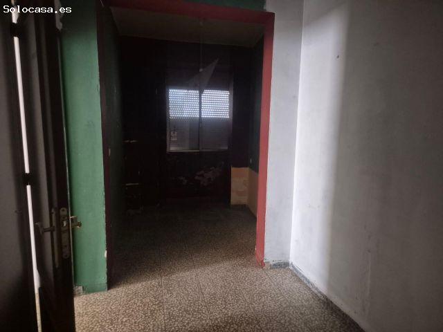 Piso de tres dormitorios en Olvera