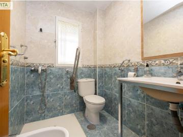 Piso de tres dormitorios, ideal estudiantes