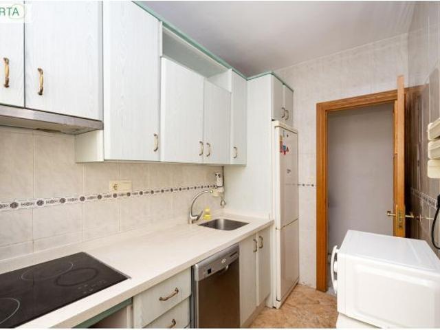 Piso de tres dormitorios, ideal estudiantes