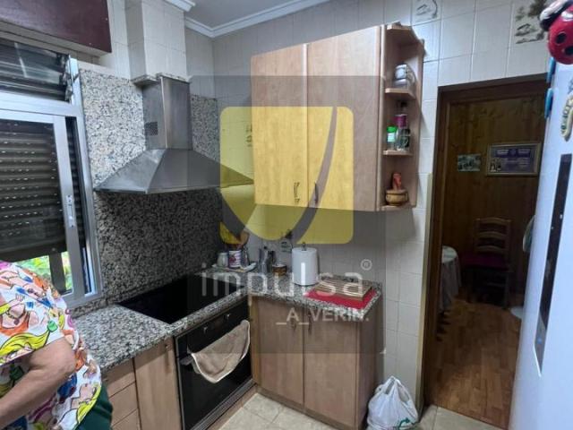 Piso de una habitación en en centro de Bargas
