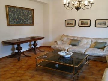 Piso de 145,55 m2 junto a Reina Mercedes: ideal para vivir o invertir
