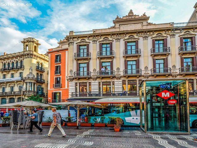 Piso de 100 m2 para reformar con patio amplio en Zona Alta de Barcelona