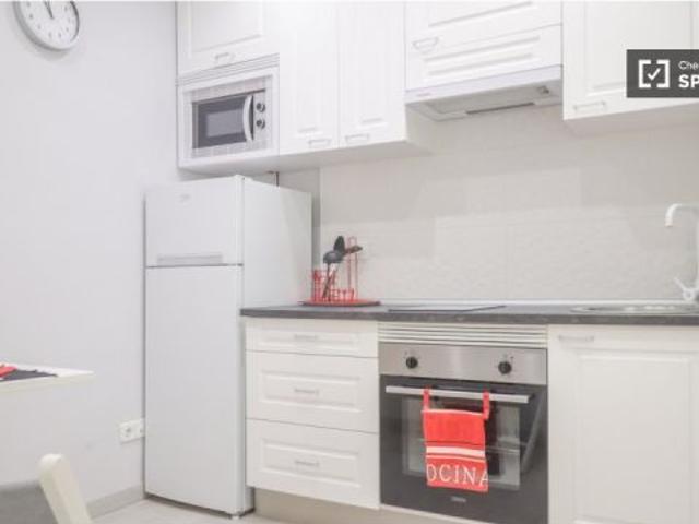 Piso de 1 dormitorio en alquiler en Ventas, Madrid, gastos incluidos