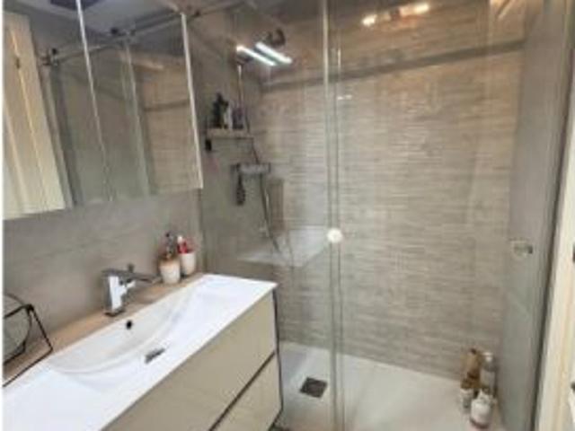 Piso de 1 dormitorio en alquiler en El Raval, gastos incluidos