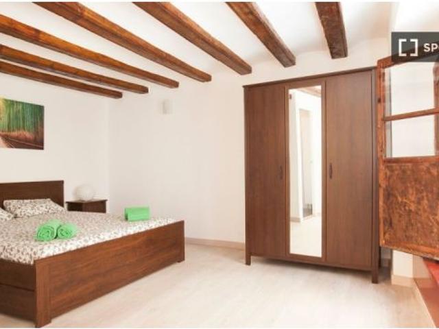 Piso de 1 dormitorio en alquiler en El Raval, solo para profesionales