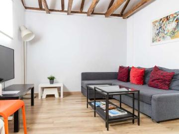 Piso de 1 dormitorio en alquiler en Embajadores, Madrid