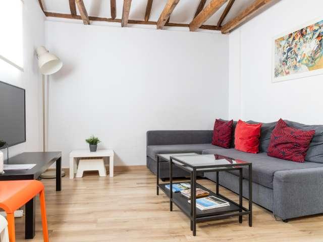 Apartamento de 1 dormitorio en alquiler en Embajadores, Madrid