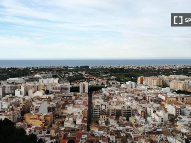 Piso de 1 dormitorio en alquiler en Oliva, Valencia