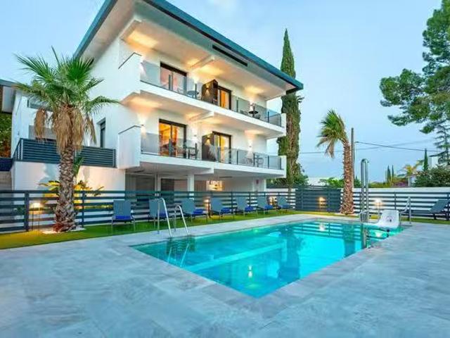 Piso de 1 habitación en Avenida de la Arruzafa, Brillante