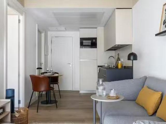 Piso de 1 habitación en Avenida de la Industria