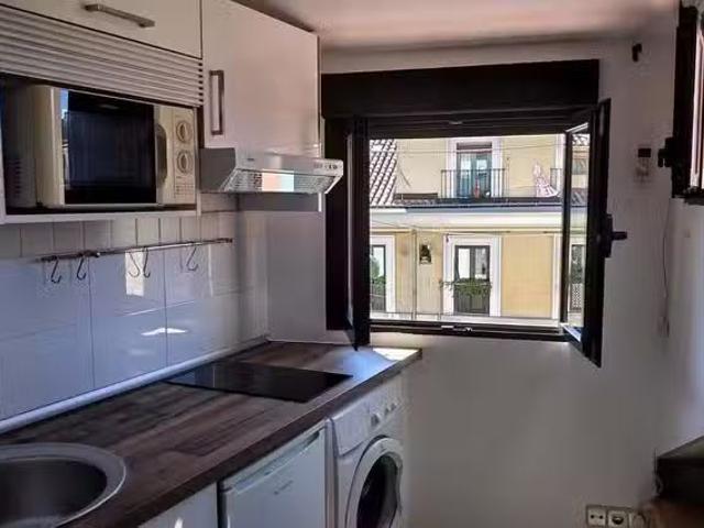 Piso de 1 habitación en Calle de la Villa