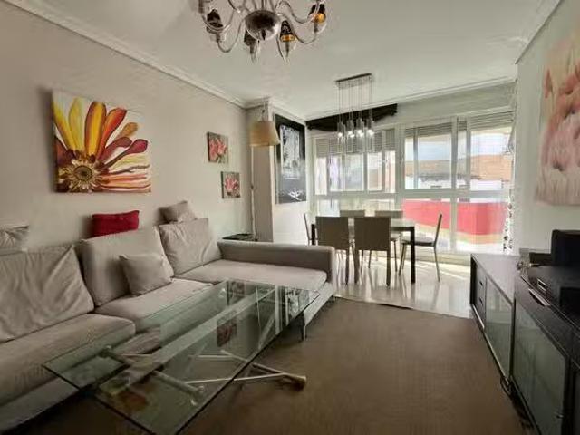 Piso de 1 habitación en Calle Puruñuela, Barrio León