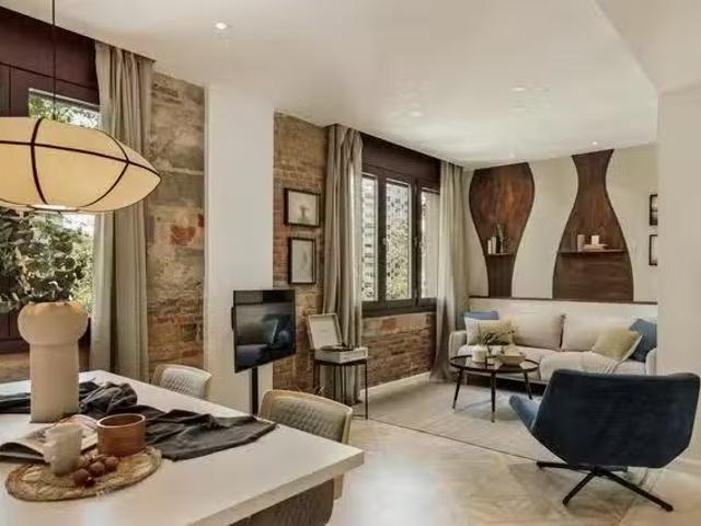 Piso de 1 habitación en Ronda de Sant Antoni, Ciutat Vella