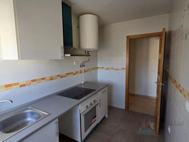 Piso de 1 habitación más parquin en alquiler anual