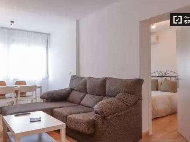 Piso de 2 dormitorios en alquiler en Campamento, Madrid