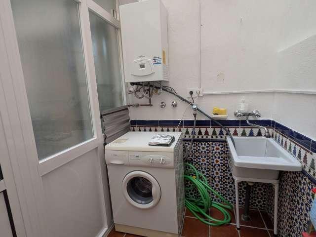 Piso de 2 dormitorios en alquiler en Centro Sagrario, Granada