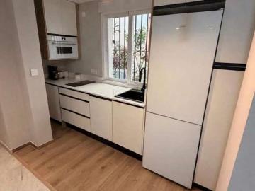 Piso de 2 dormitorios en alquiler en Centro Sagrario, Granada