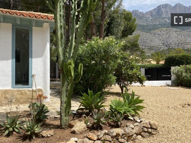 Piso de 2 dormitorios en alquiler en Altea, Alicante