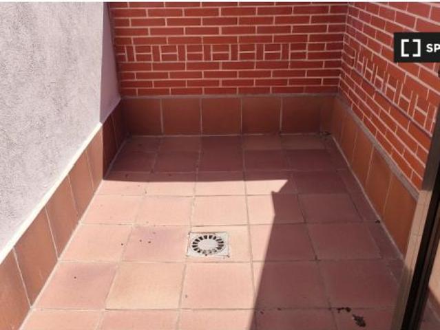 Piso de 2 dormitorios en alquiler en Alcalá de Henares, Solo profesionales, Se admiten parejas