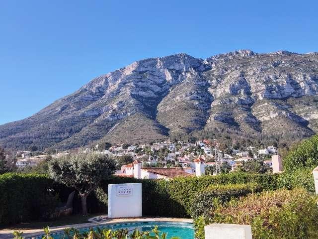 Piso de 2 dormitorios en alquiler en Alicante