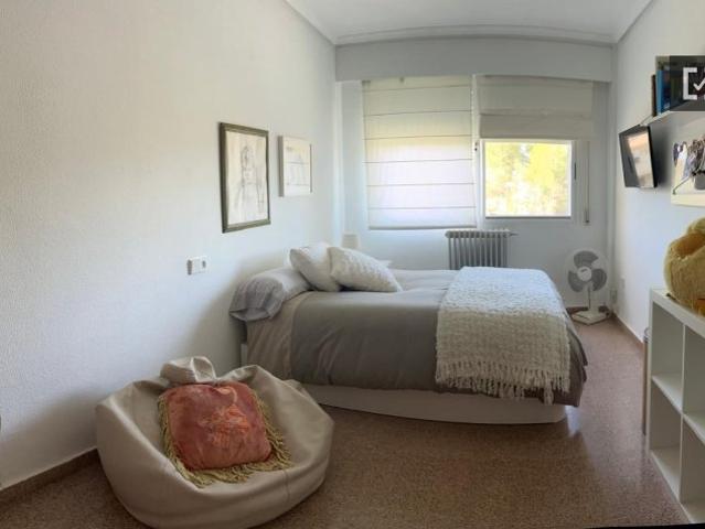Piso de 2 dormitorios en alquiler en Alicante