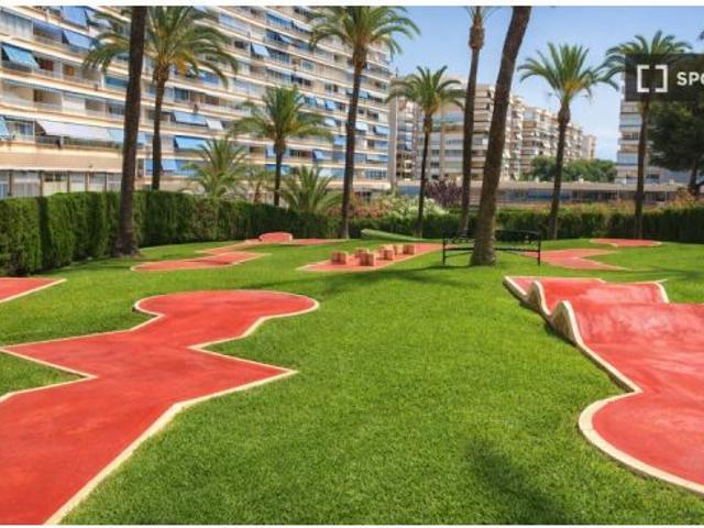 Piso de 2 dormitorios en alquiler en Alicante con gastos incluidos