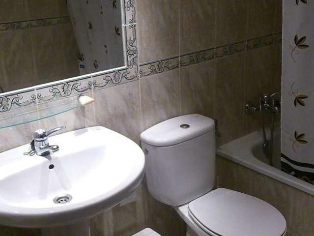 Piso de 2 dormitorios en alquiler en Gran Bulevar, Jaén