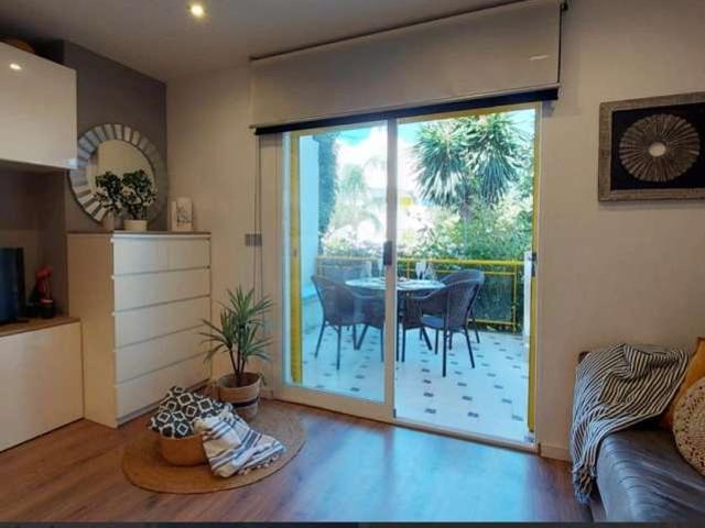 Piso de 2 dormitorios en alquiler en Dénia, Alicante