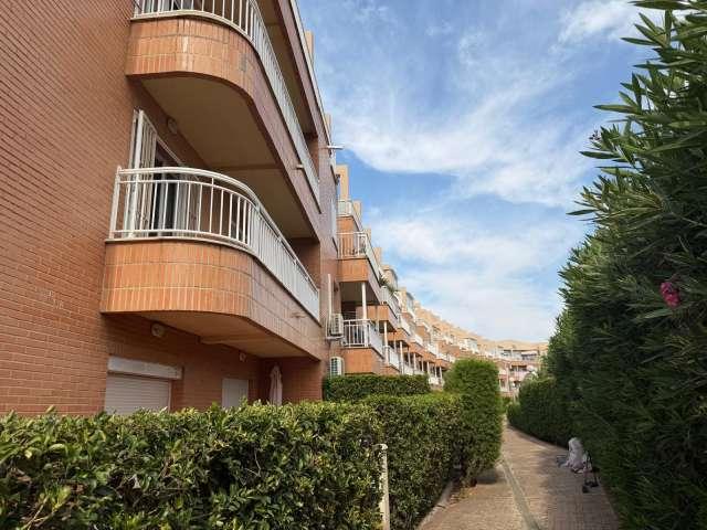 Piso de 2 dormitorios en alquiler en Dénia, Alicante