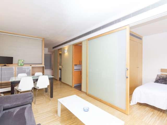 Piso de 2 dormitorios en alquiler en Embajadores, Madrid